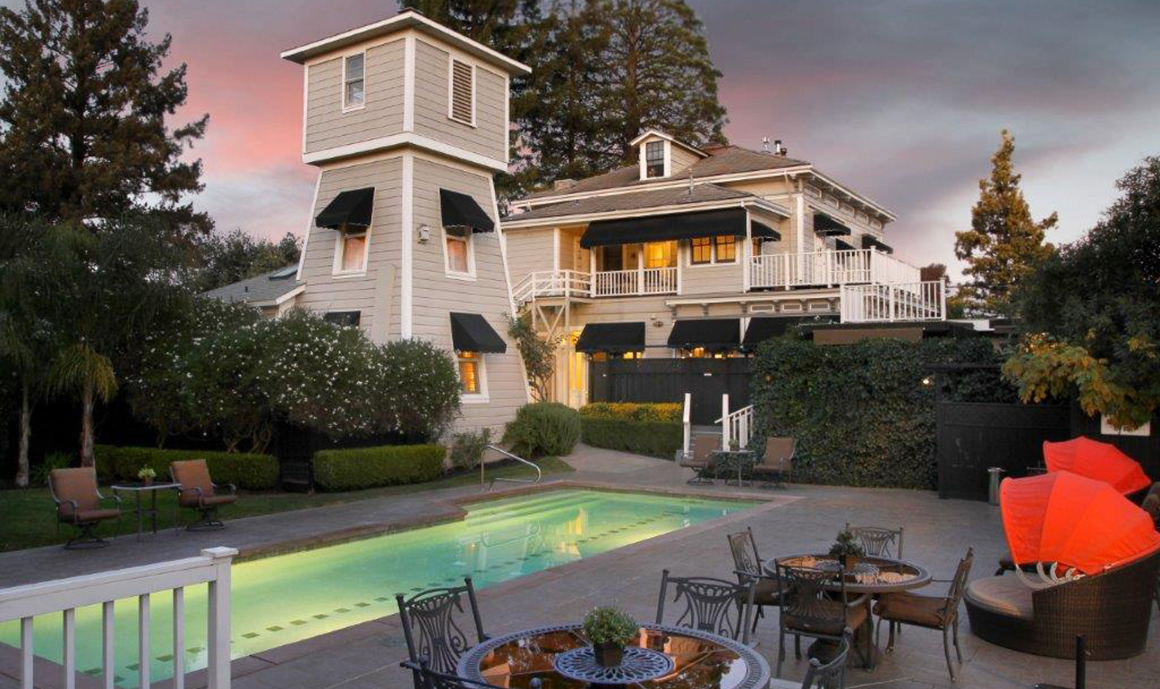 the pool and outdoor guest area at Honor Mansion in Healdsburg