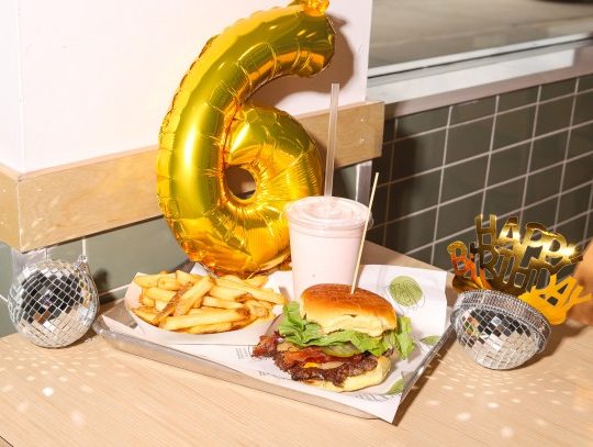 M2o Burgers & Salads Celebrates 6 Year Anniversary with $6 Burgers and Shakes