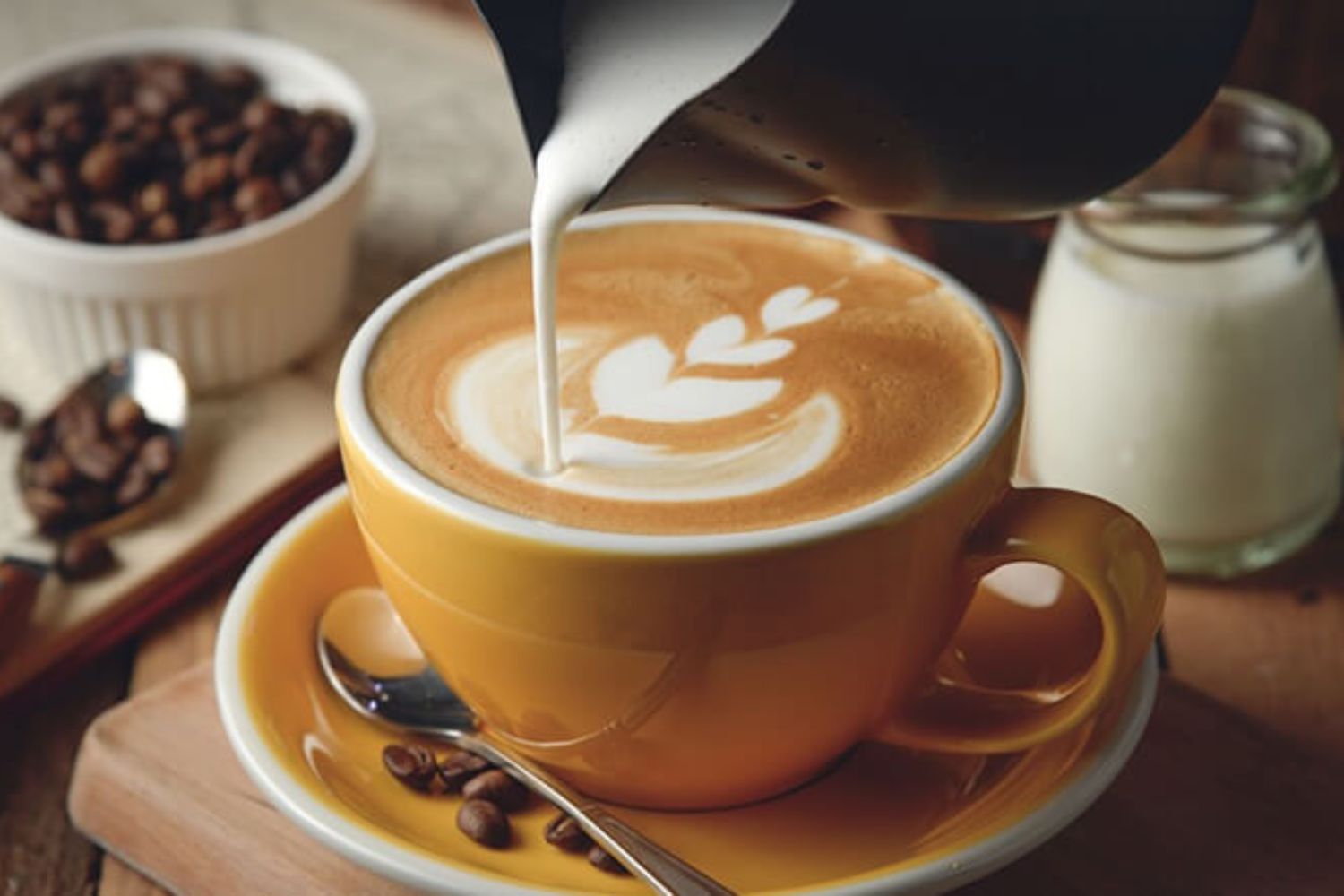Latte là bản giao hưởng giữa espresso mạnh mẽ hòa quyện cùng sữa nóng